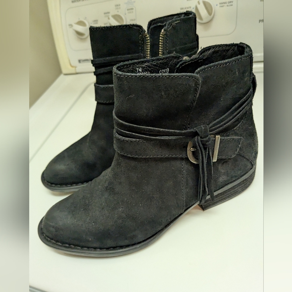 BORN Osha Distressed Black Suede Leather Boots, Fringe, Buckle, Sz 7, EUC!!!